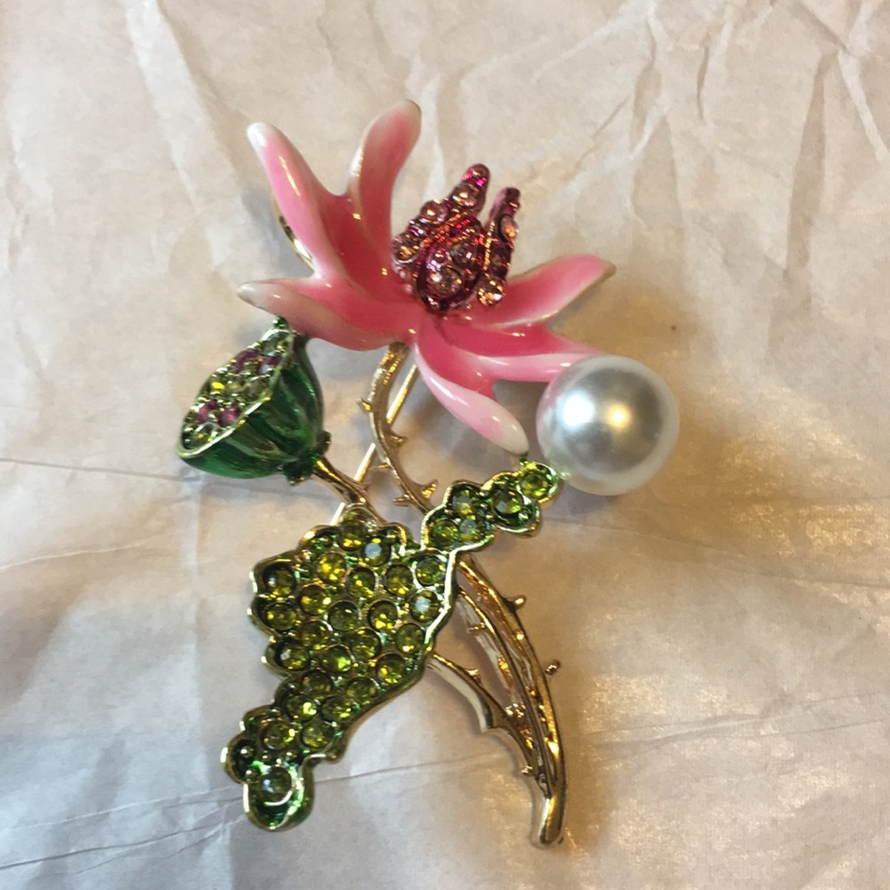 Summer bouquet beautiful flower brooch